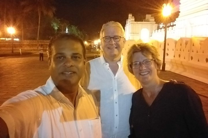 Kandy city tour & Back to Negombo with License chauffeur guide - Photo 1 of 3